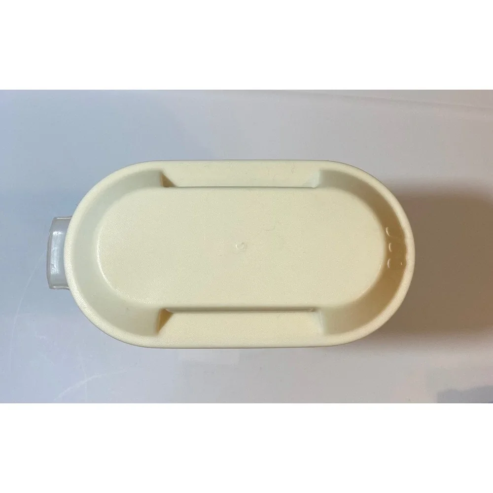 Rubbermaid‎ Servin Saver Pitcher 2.25 Qt 2.1 L Vintage Almond Lid 0940 1091